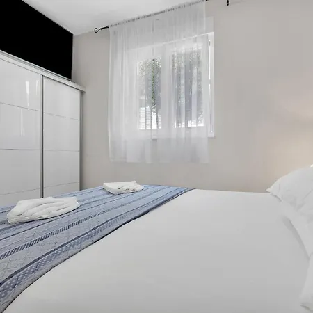 Cliffside Breeze Апартаменты