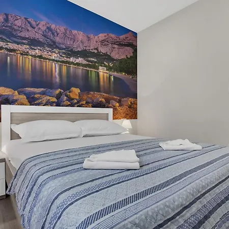 Cliffside Breeze Makarska