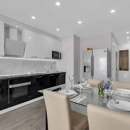 Cliffside Breeze * Makarska