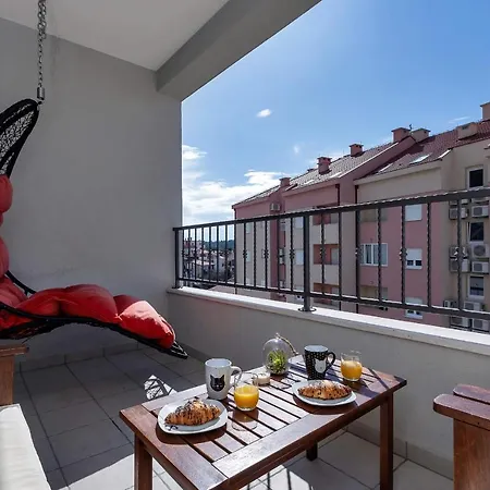 Cliffside Breeze Apartment Makarska