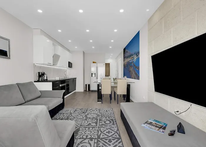 Cliffside Breeze Makarska